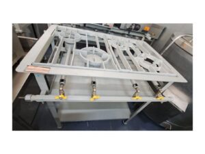 4 BURNER STAGGERED BOILING TABLE